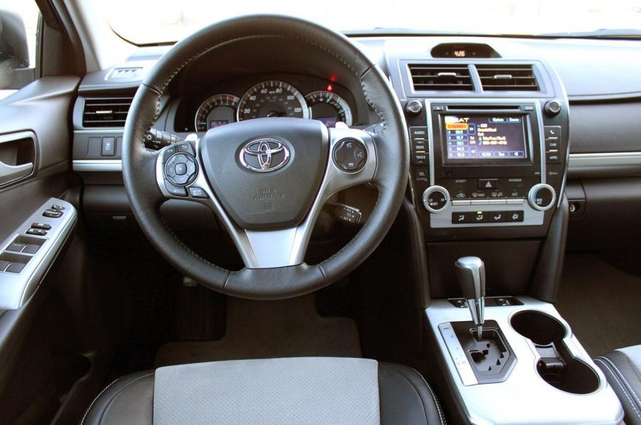  Toyota Camry SE V6 2012 года  (фото 24 из 37)